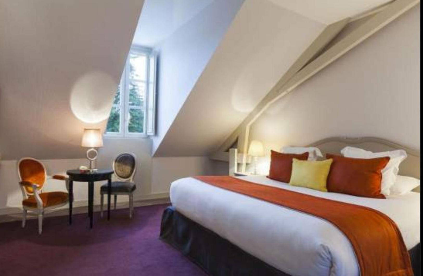 Empress Madani Palace Hotel Surrey Esterno foto