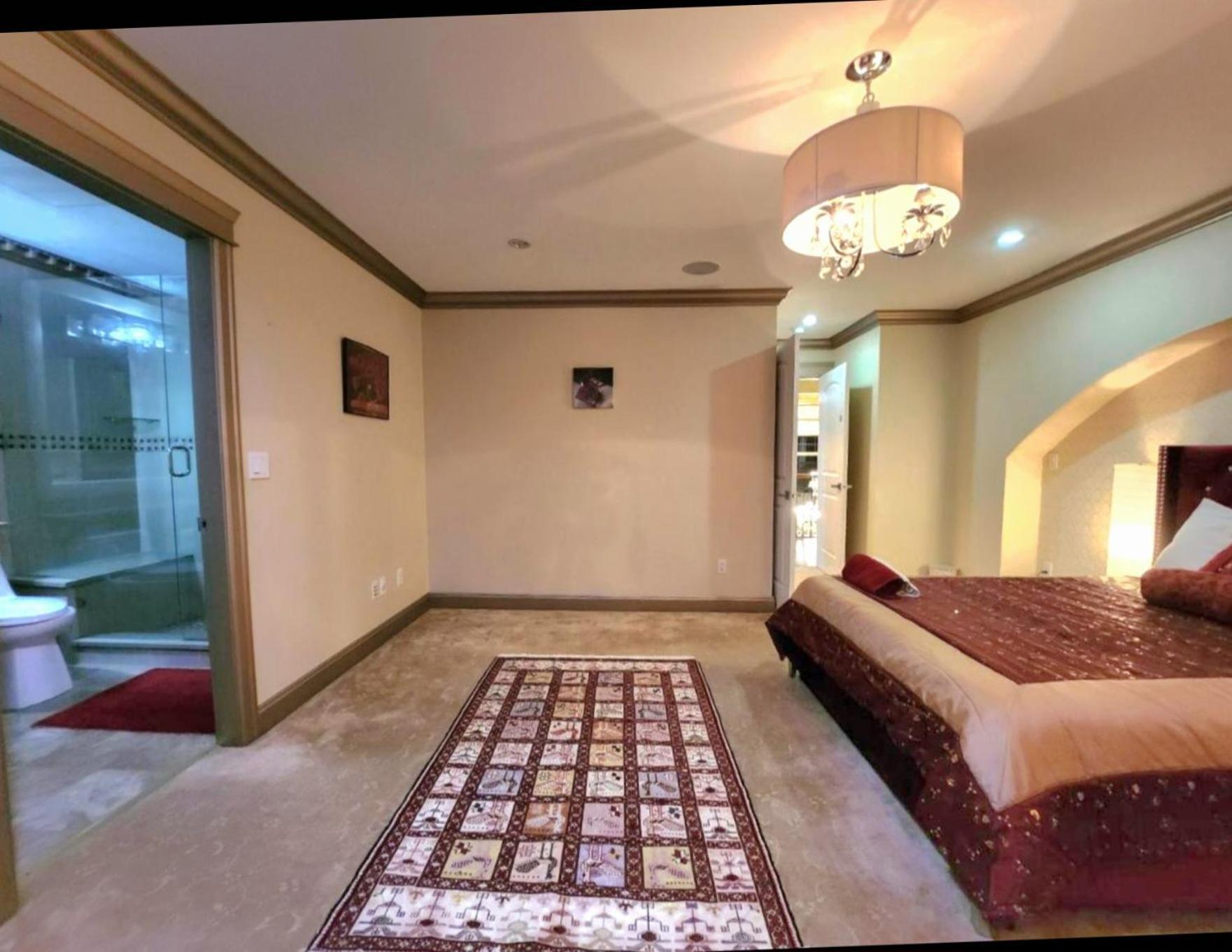 Empress Madani Palace Hotel Surrey Esterno foto