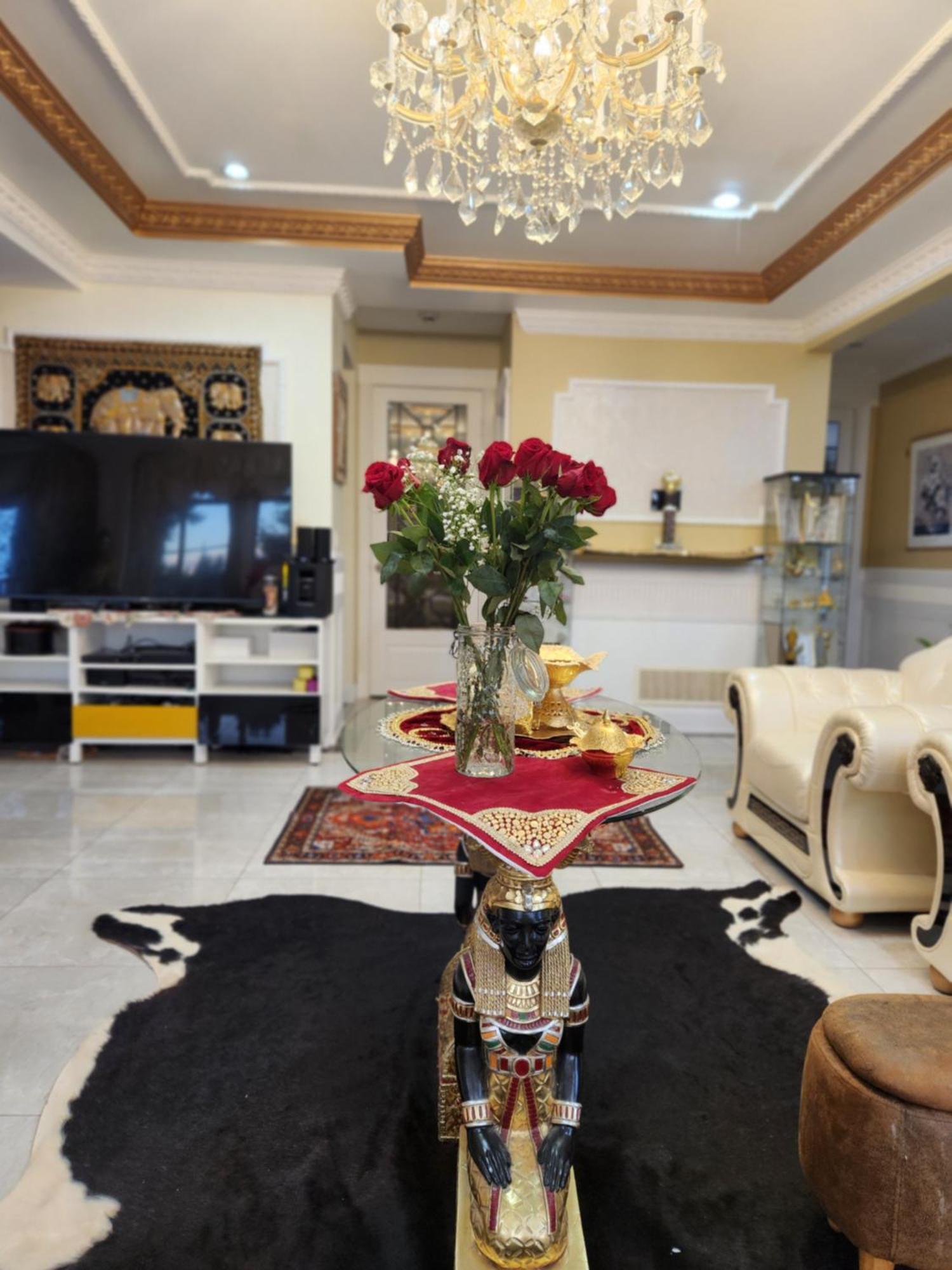 Empress Madani Palace Hotel Surrey Esterno foto
